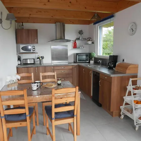 Casa vacanze Wooden House Near The Sea, Landéda